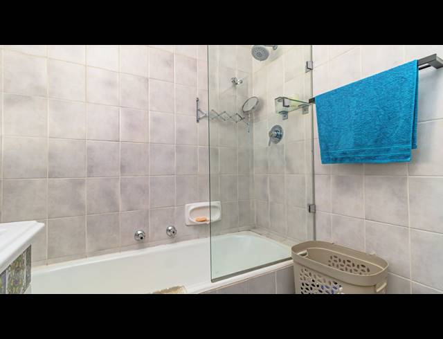 3 BEDROOM FREEHOLD FOR SALE IN HIGHWAY GARDENS